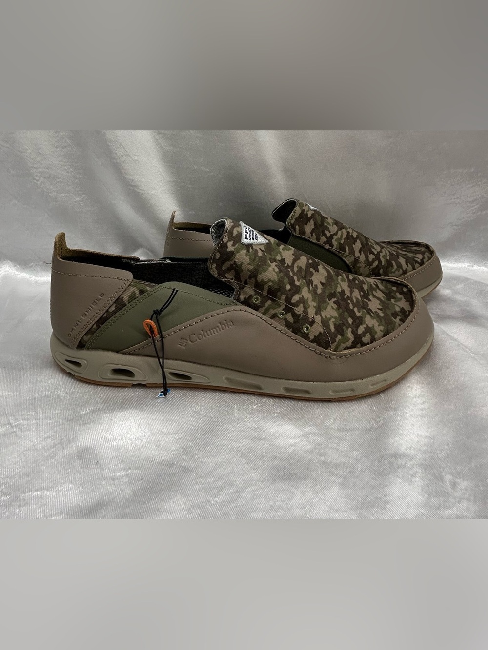 Columbia Men’s Slip-On Camo Loafers - Picture 4 of 11